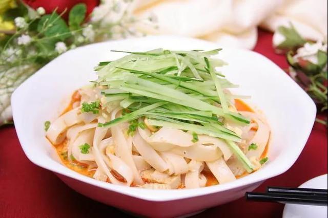 小麦淀粉可以制作凉皮吗？凉皮怎么做好吃，大厨：教你正确做法