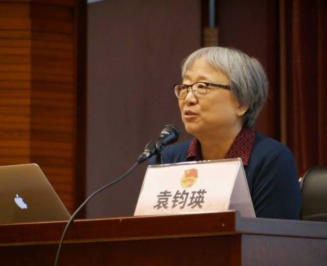 上海高考状元，公费留美后决定不回来，如今为何她三天两头回来？