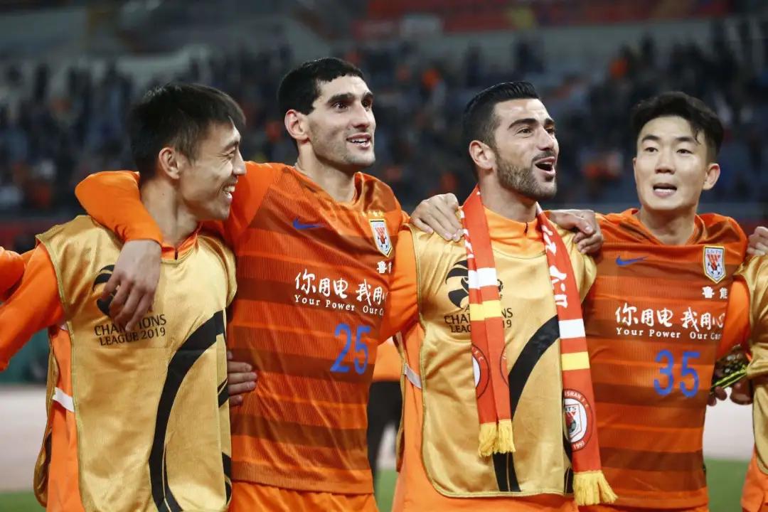 中超为什么特别烧钱（尹波丨苏宁靠什么成为中超新霸主？还是那两句话：有钱，会花钱）