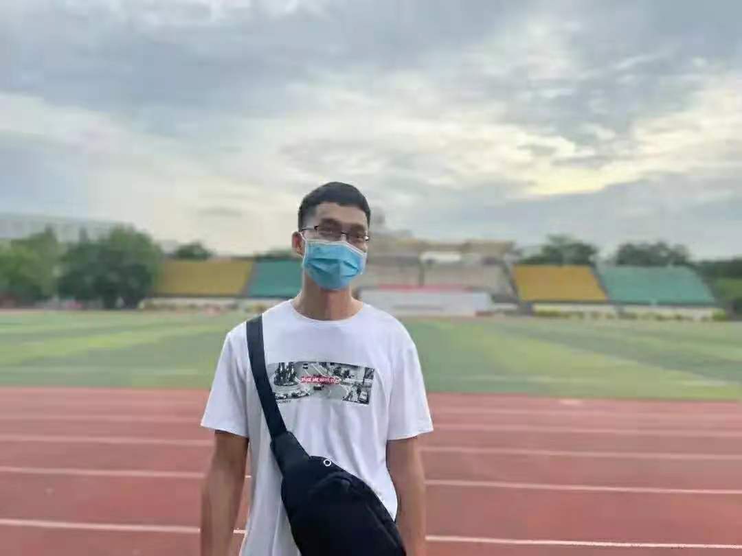 高考“钉子户”唐尚珺，被广西大学录取，却再次选择复读？