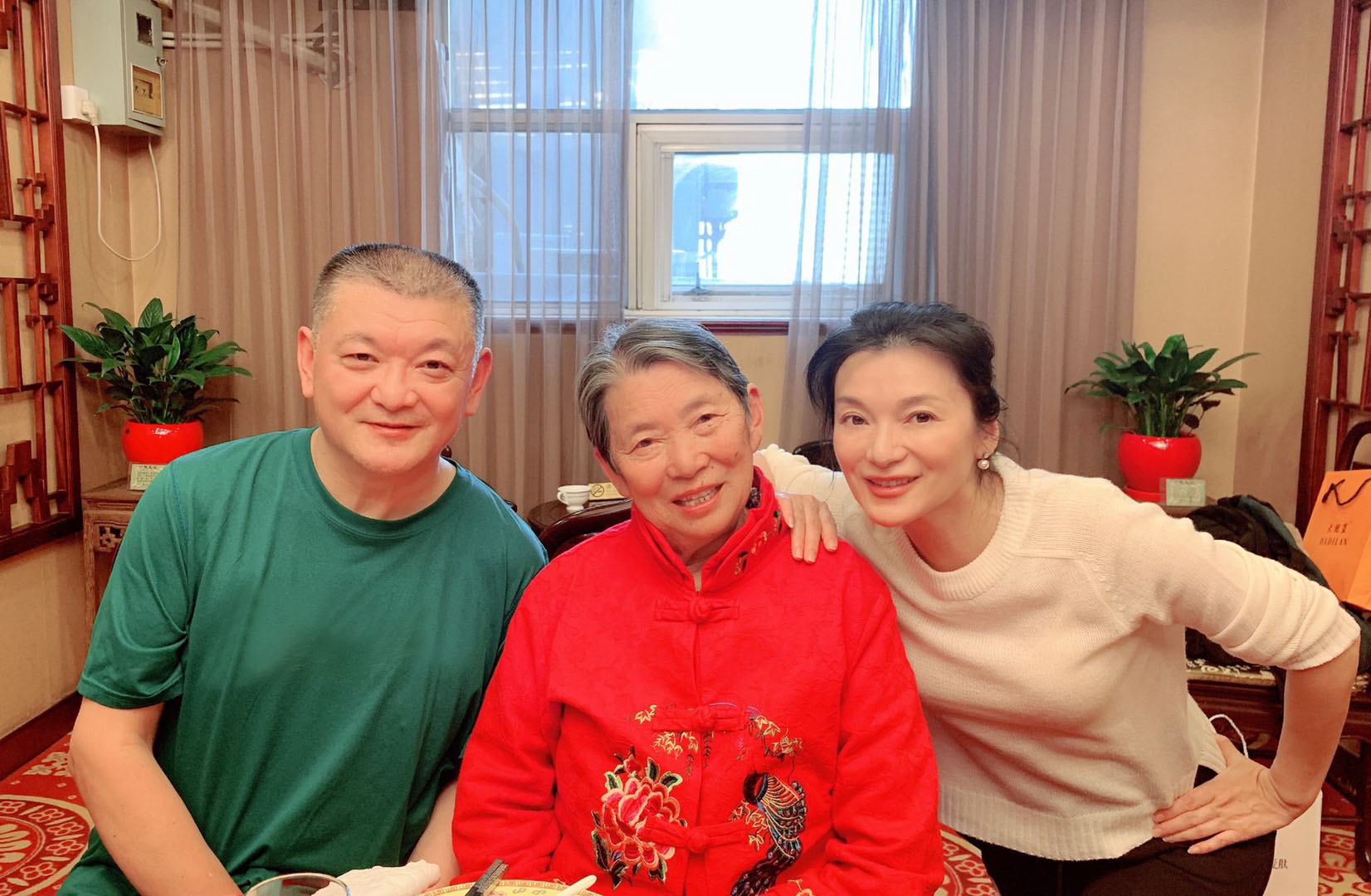 姐姐妹妹闯北京(阎青妤:从北漂到著名演员,与影迷男友分手,55岁仍未婚