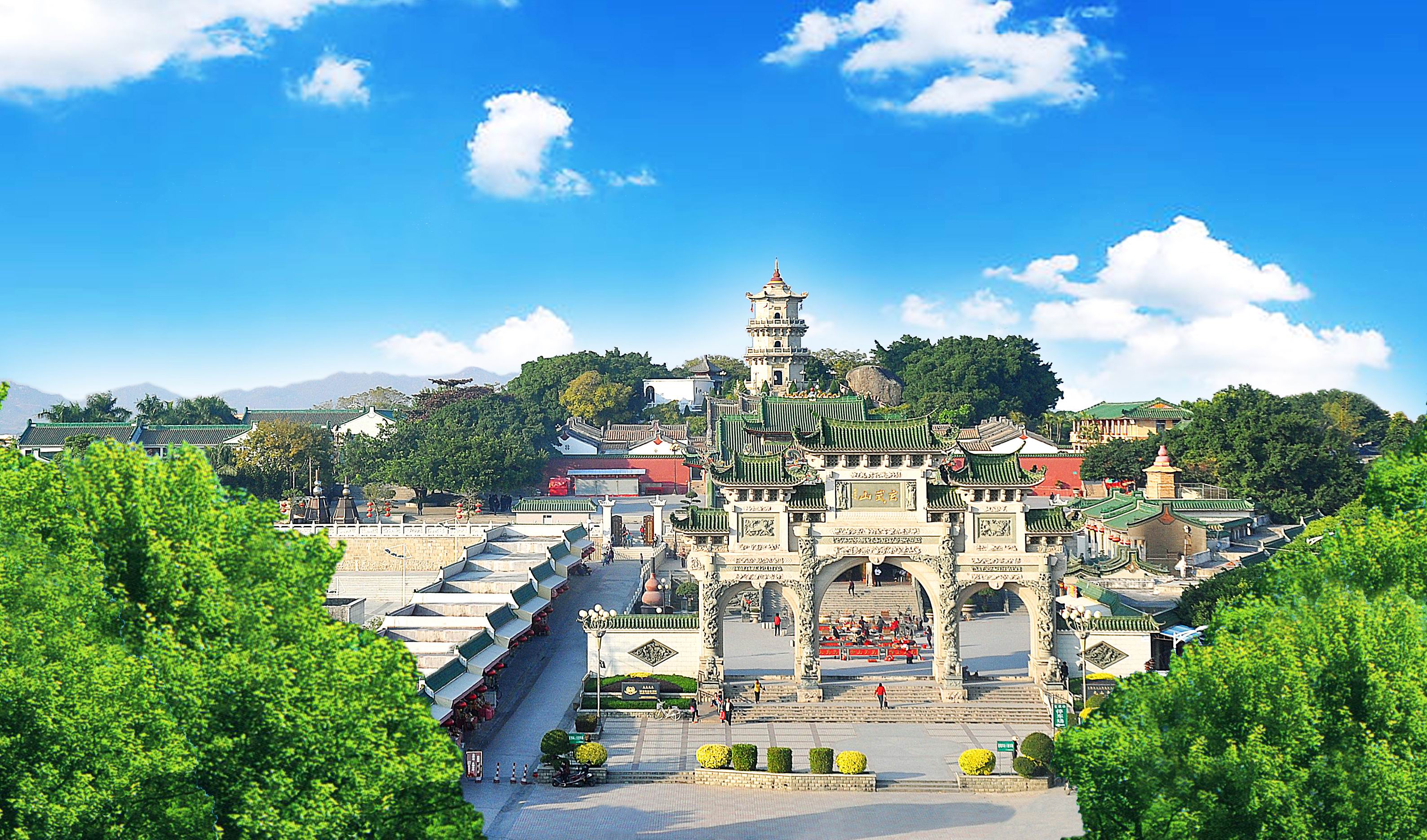 广东省陆丰市,清朝置县,取旧陆安及海丰各一字为名