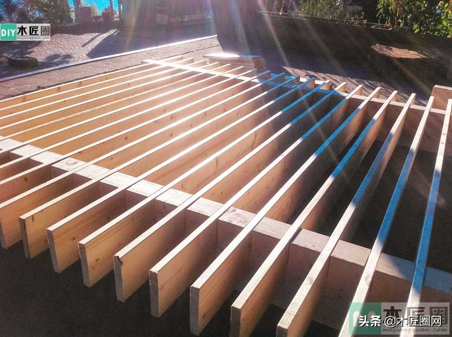实木床的创意做法，尤其是床板与床腿采用十字榫结合，觉得很巧妙 - 标件库