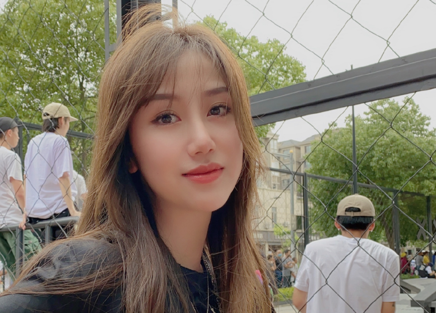 孙悦绯闻女友身份曝光，有6家企业，颜值不输陈露，否认是第三者