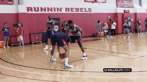 篮球最多有几条接缝（美国男篮集训时进行的1v1，有很多很好的技巧值得学习）