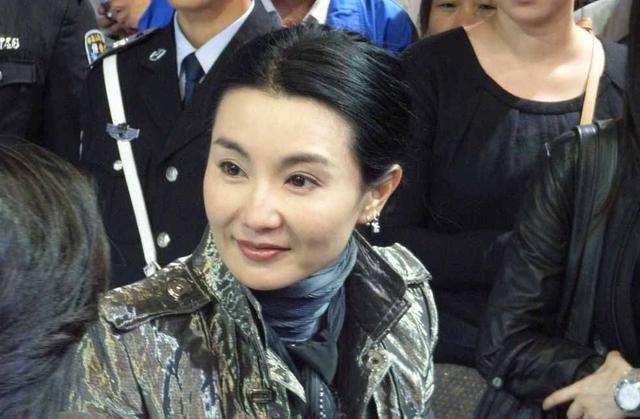 十位惊艳了时光的港片女神，有人早早退出娱乐圈，有人已离世多年
