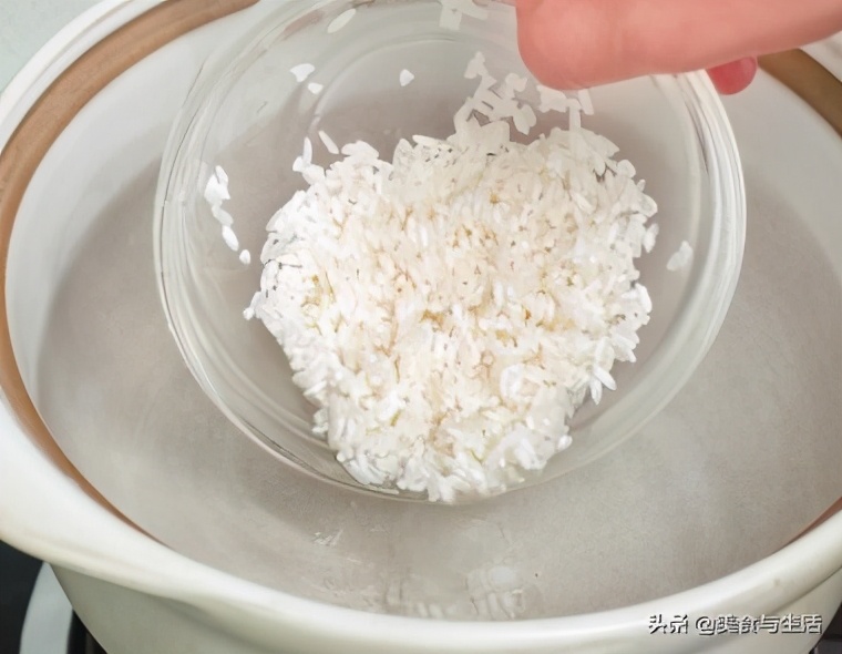 玉米粥怎么做（新鲜玉米这样煮成粥挑食的孩子都能喝两碗）