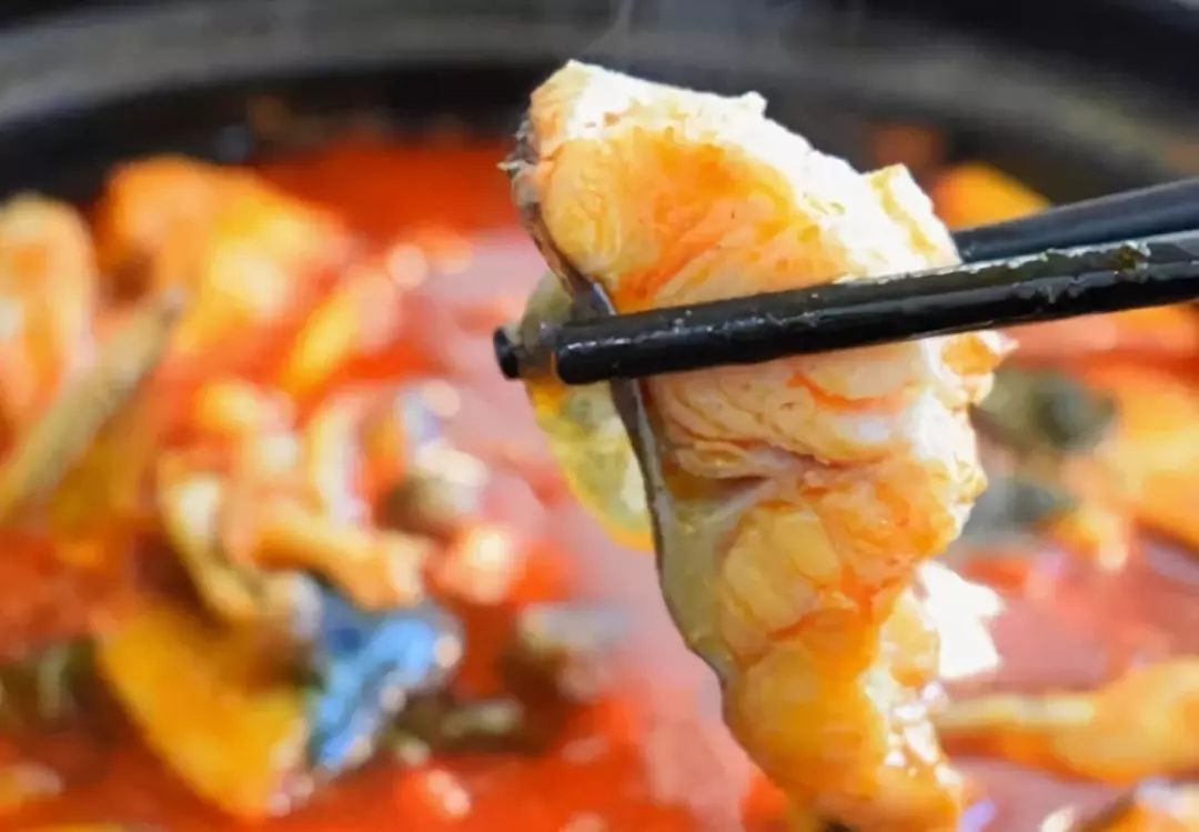 带你品味地道昆明老滋味~79元抢昆明老孔雀傣味酸汤火锅套餐！