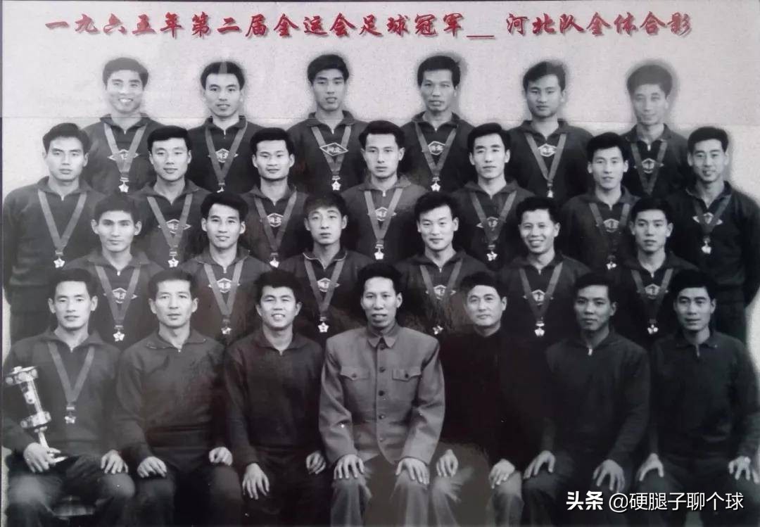 上海足球队员1962年出生(他曾是国足边路快马，也是徐根宝之前上海队的“小诸葛”，王后军)