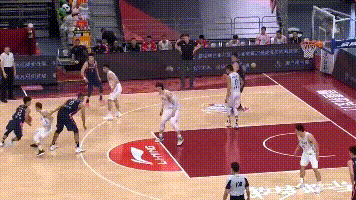 cba哪個球員有只假眼（一個眼神騙過3人，1打4戲耍福建整條防線，對不起，他只有20歲）