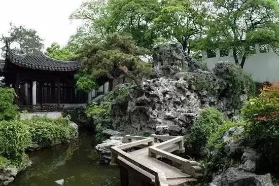 借用古典的手法，打造现代中式庭院