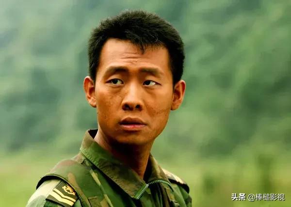 小鲜肉就别演军人了，让这10位硬汉男星告诉你，什么才是军人形象