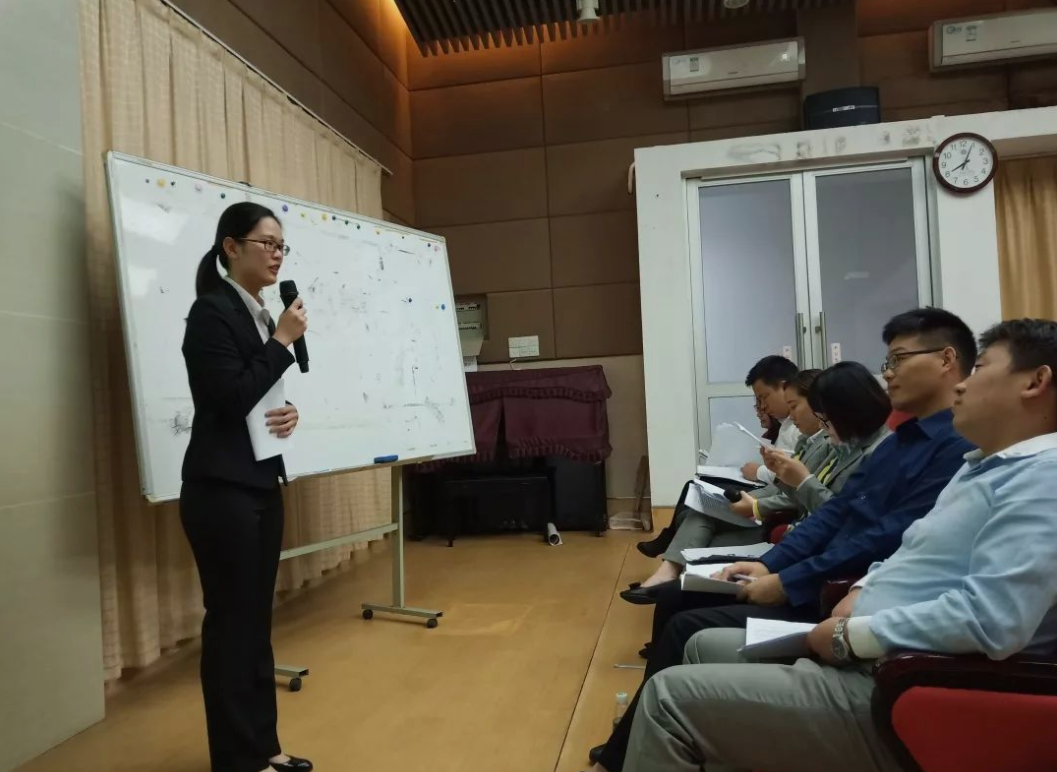 河南师大毕业生面试小学教师，遭受拒绝，众人感叹：快升级为211