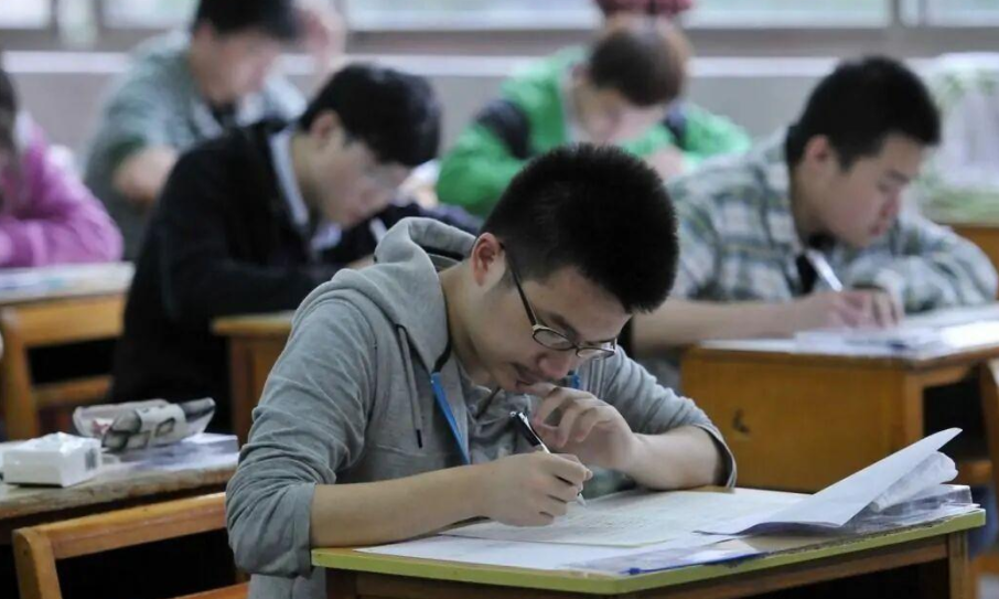 四川曾被“嫌弃”的大学，如今成为“新宠”，毕业生薪资待遇可观