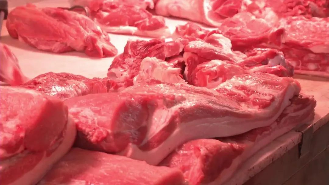 直击现场|呼市投放200吨猪肉价格下降！确保节前吃上放心肉