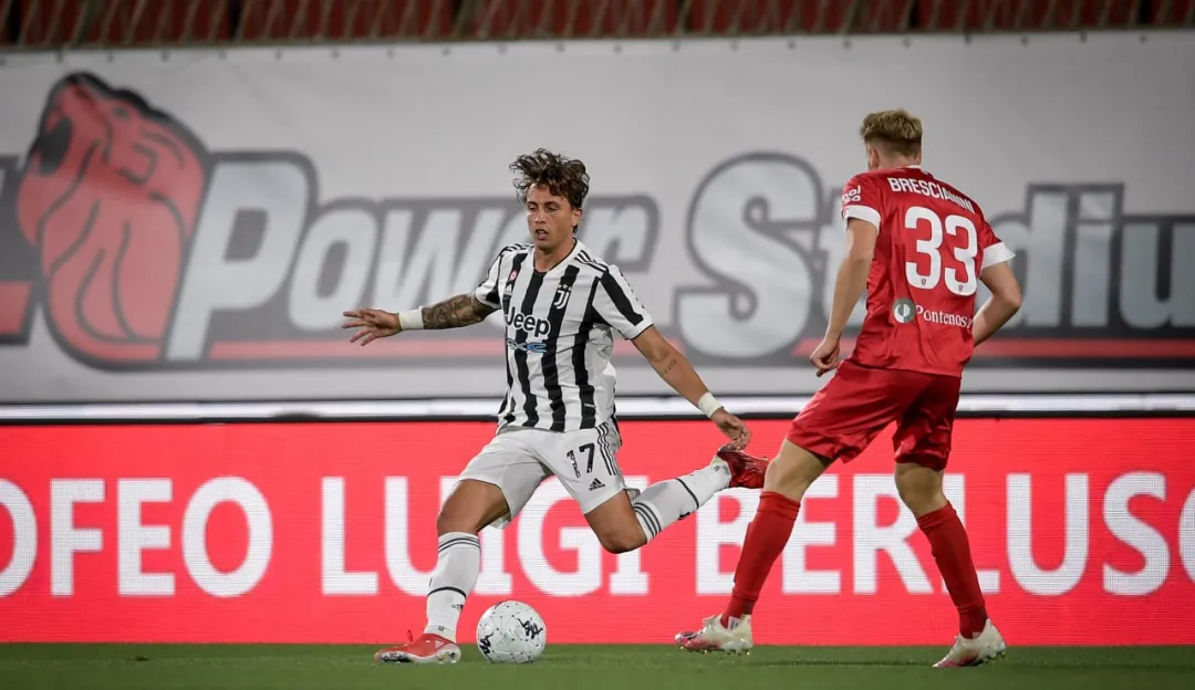 若热将在周四到达都灵城报道（尤文战胜蒙扎捧起贝卢斯科尼杯，桑托斯锋线新星将以300万欧加盟）