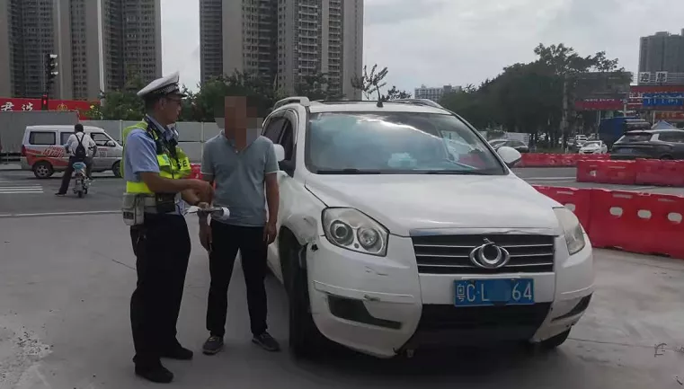 珠海女子开车十多年竟没一宗违法！她的诀窍很简单，却让很多人汗颜！