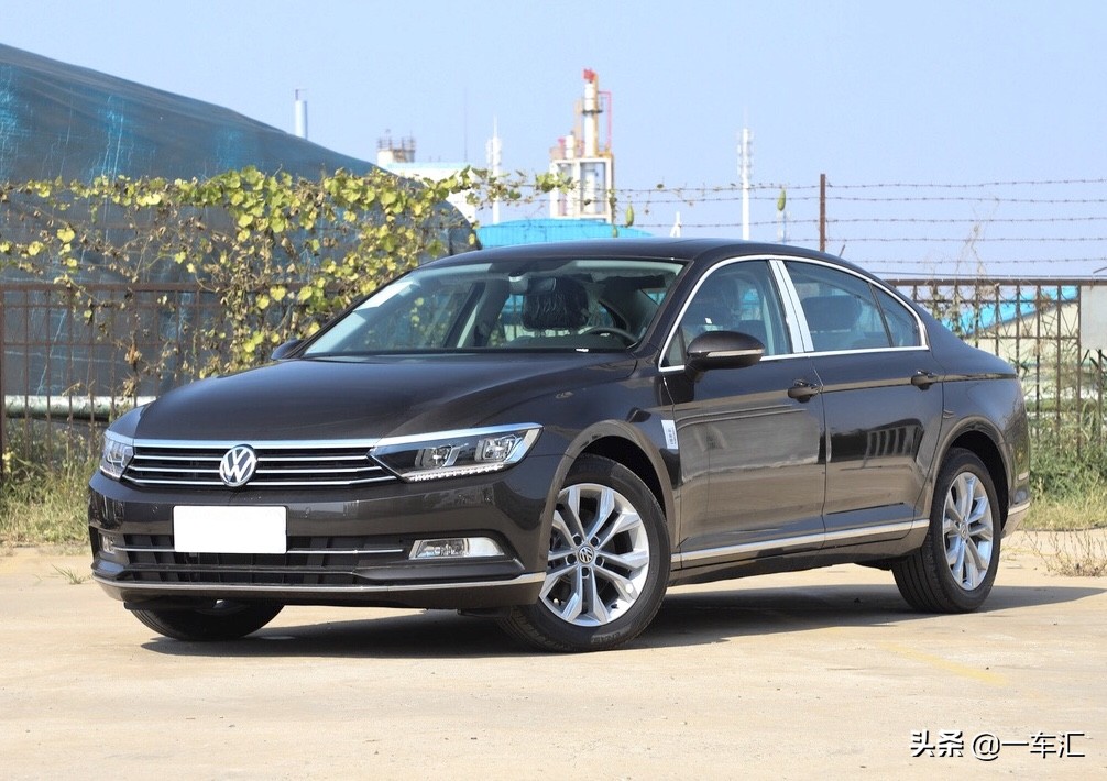 大众迈腾330TSI豪华型，网友：这价格，改款之前还“香”吗