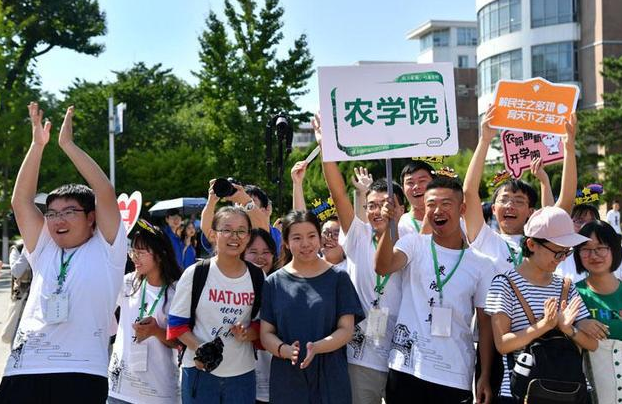 毕业时能留校任职的大学生，都是何等人物，其实没你想得那么难
