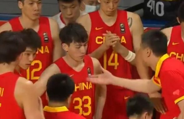 吴前是cba哪个队（一个是MVP，一个是FMVP！胡明轩和吴前的表现，为何天差地别？）