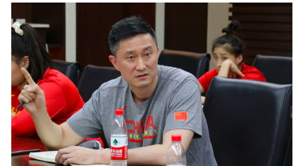 杜鋒姚明李楠世界杯（中國(guó)男籃世界杯輸在哪兒？杜鋒一語中的，姚明李楠大敗筆不是意外）
