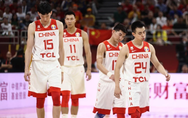 中国男篮世界杯李楠其实不上（面对央视采访，李楠称作为主帅难辞其咎，但暗示不会主动辞职）