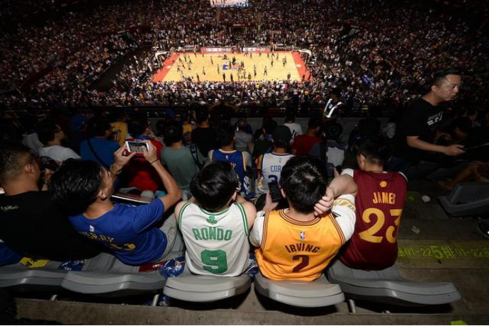 中国为什么停止nba赛事(想赚钱又拒绝道歉！总裁再发出过激言论，NBA是想彻底离开中国？)