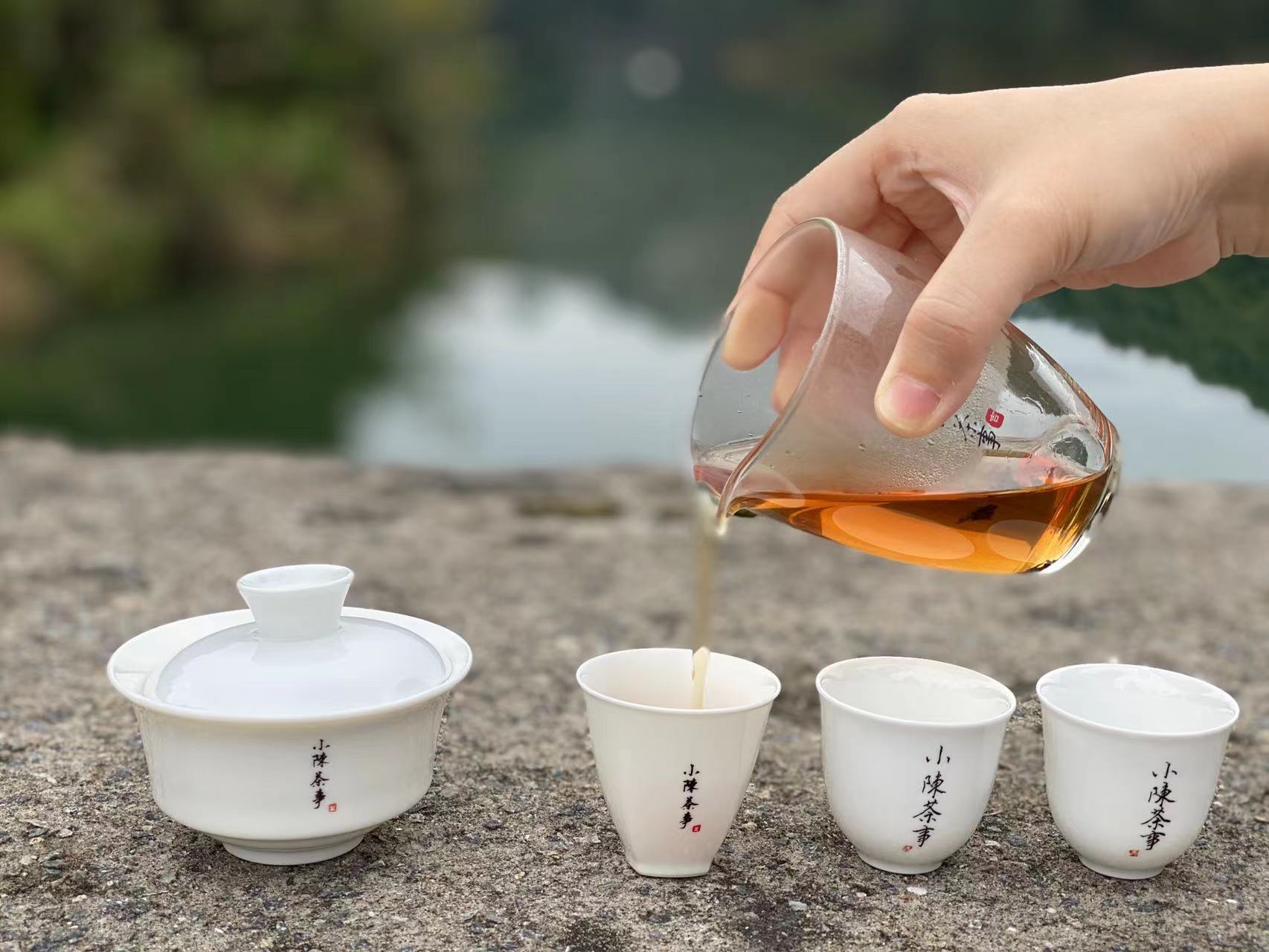 小雪天，带你看清煮茶与蒸茶的区别，来一杯好喝的老白茶暖身吧