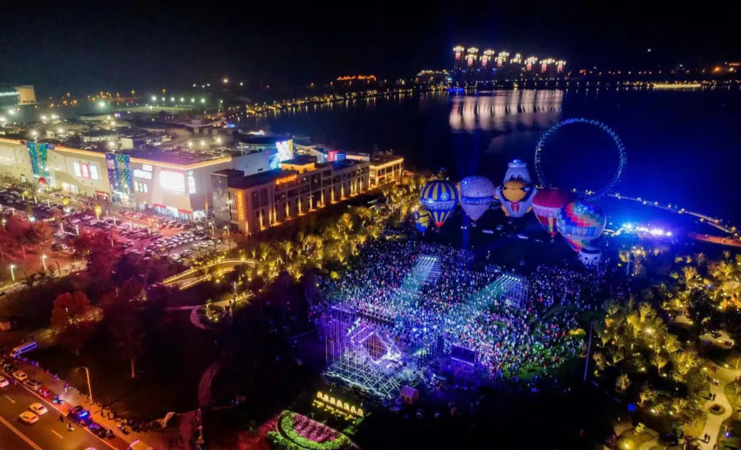 来荣成读大学：在蓝天碧海间绽放最美青春