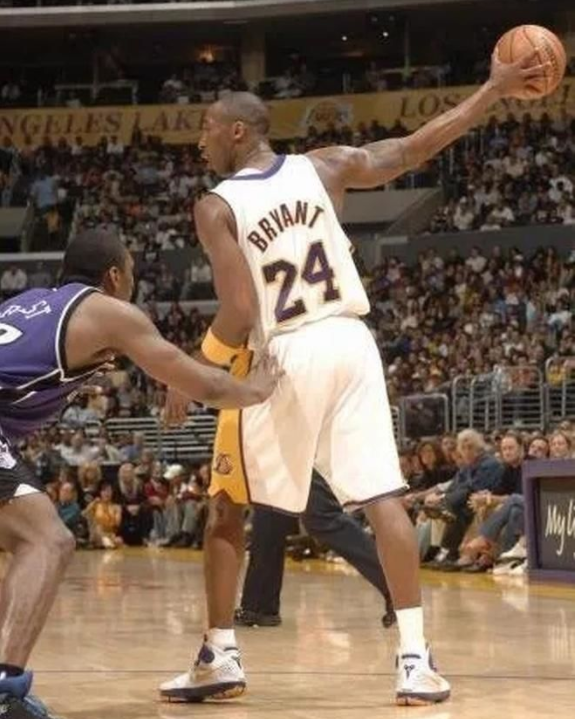 nba为什么没人单手持球了（NBA单手抓球曾非常流行，为何现在好像失传了？）