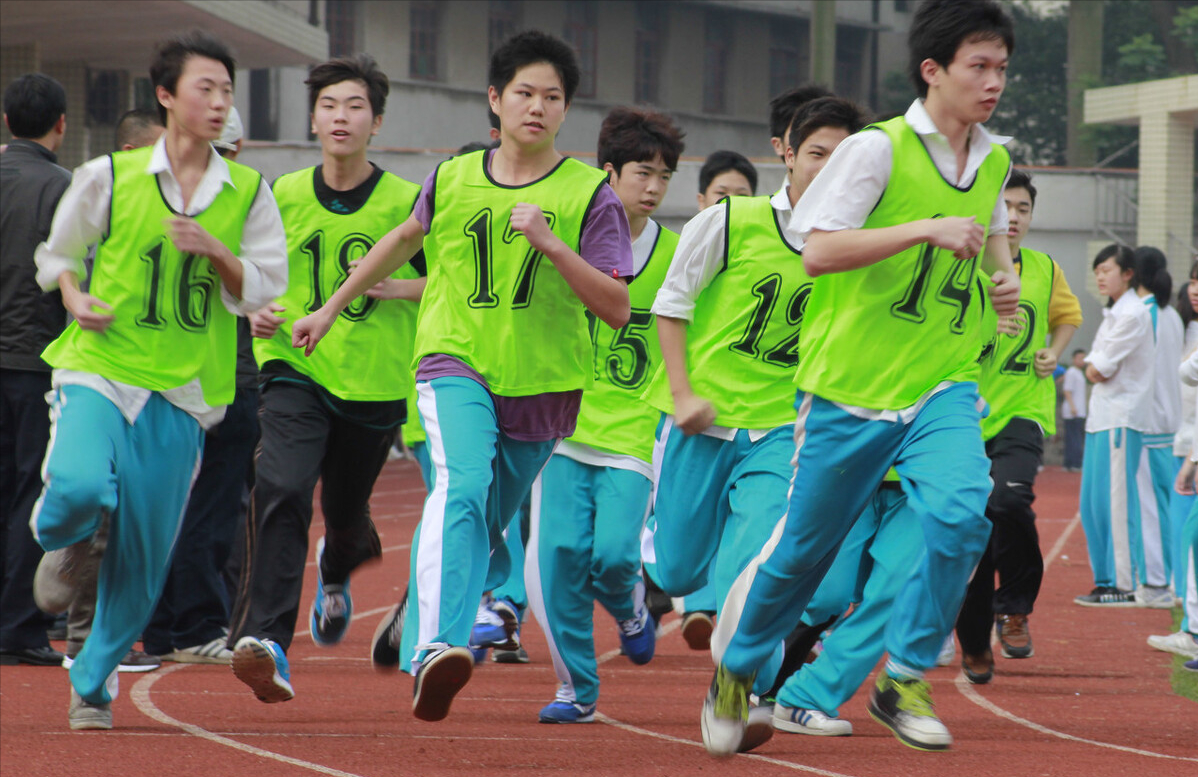 多省体测取消跑步项目，中高考或将迎来“轻体育”，体育该减负吗