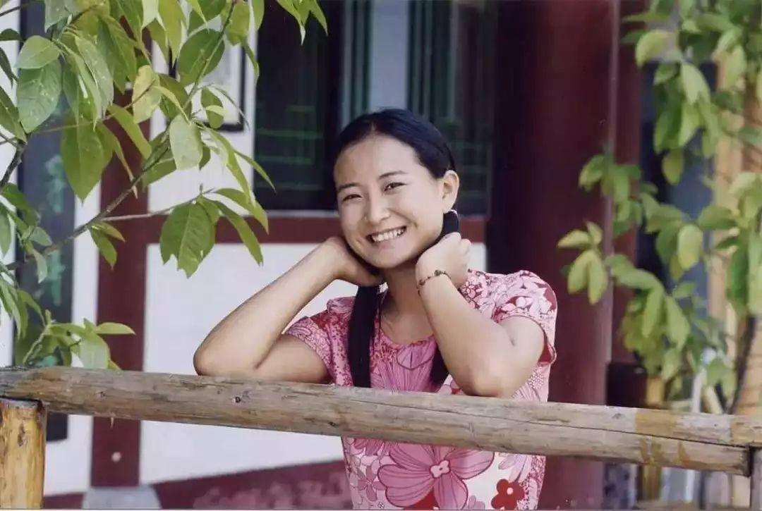 贾玲的心酸经历(贾玲的心酸成名路,除了靠自身努力外,还要感谢这三