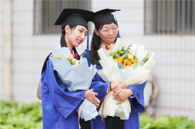 “最强锦鲤”！南开大学为8000余名学子送上“神秘大礼包”，全免费！