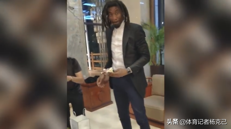 小斯为什么打cba(NBA人物志：从小霸王到打CBA 你可知小斯生涯背后的篮球故事？)