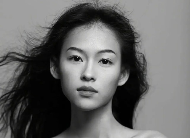 越南这位模特出圈了！章子怡和张柏芝的结合版，天生的大美人