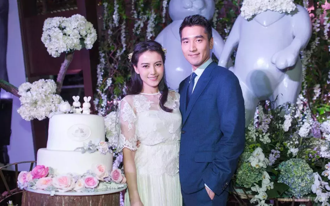 婚禮請柬上唯美的句子適合寫在結婚喜帖上的話