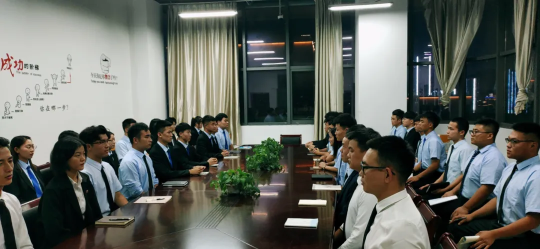 该不该取消重点班的划分，取消学校对优生的垄断？