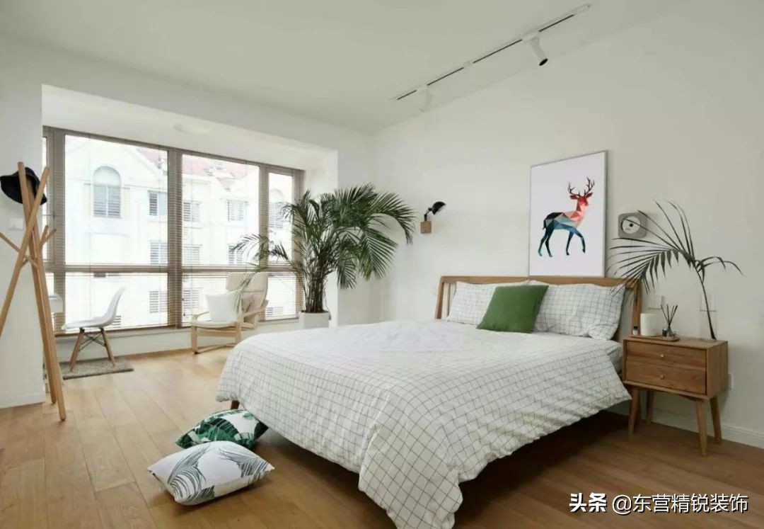 30款卧室阳台装修效果图，卧室阳台窗帘这样装真美