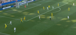 女足世界杯喀麦隆进球无效（女足世界杯诞生悲情球星：4天2进球被判无效！赛后趴地绝望了）