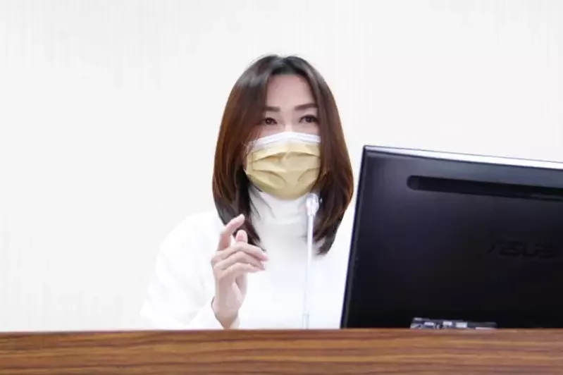 嘆為觀止！ 台防務部門編列8200萬預算除草鋸樹“藍委”要求查內幕