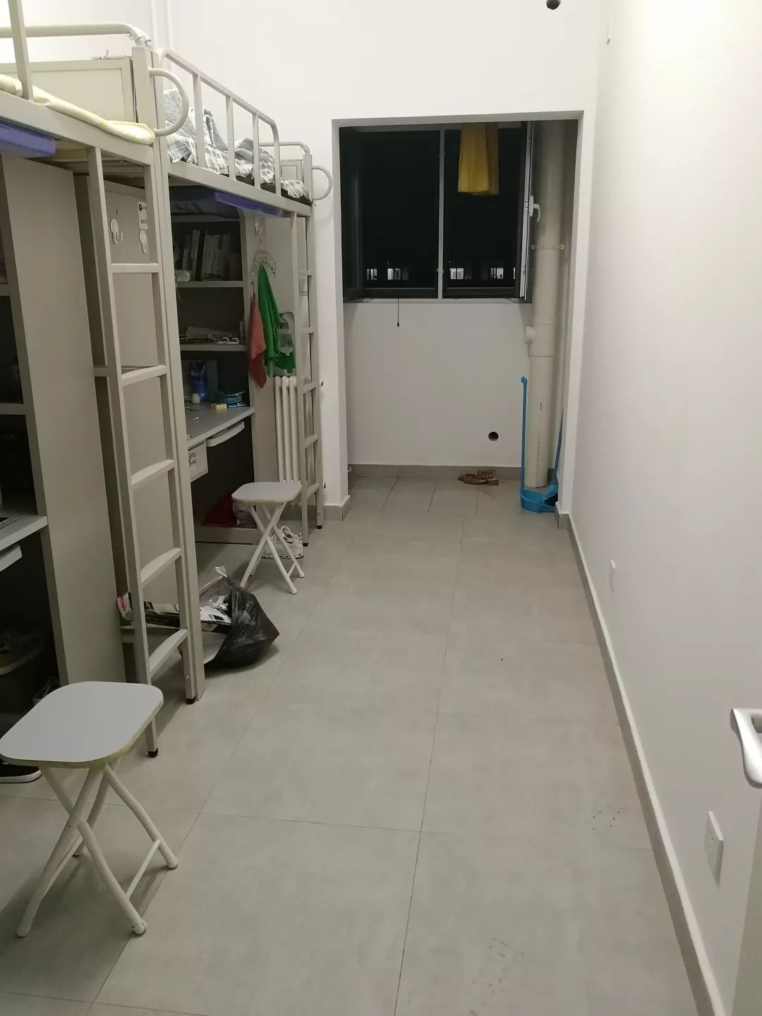 8所研究生宿舍，第二所院校的是电视剧里的宿舍吧