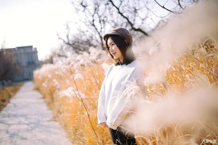 萌化少女心！驾高尔夫享受冬日暖阳