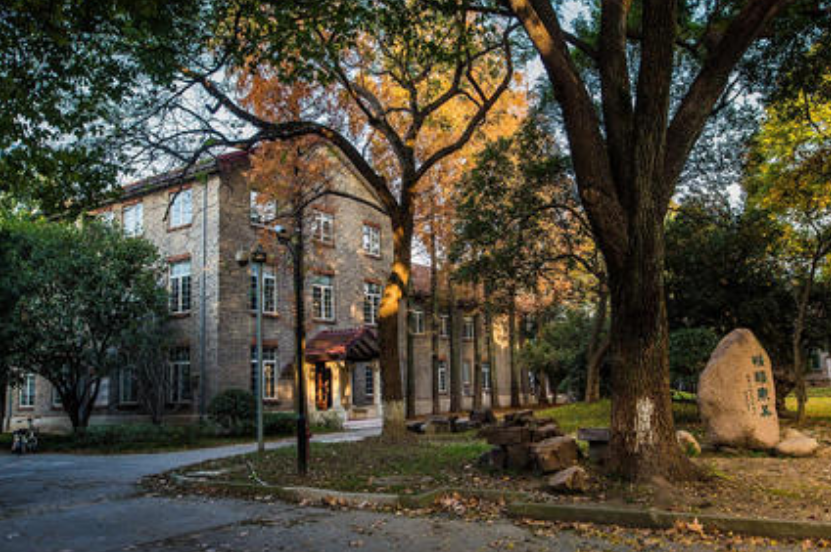 江苏“超低调”的3所一本大学，实力不输211，毕业就有好工作