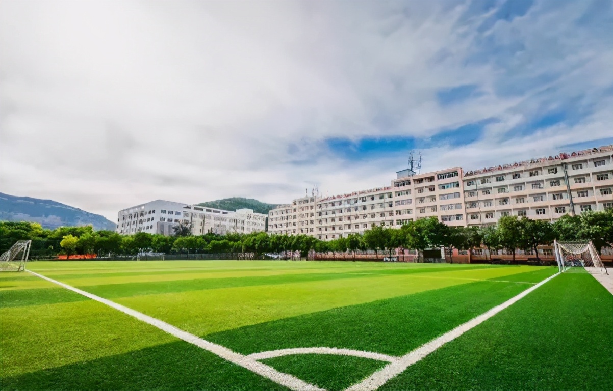 这所大学很神秘，入学还需要签保密协议，但毕业就能端铁饭碗