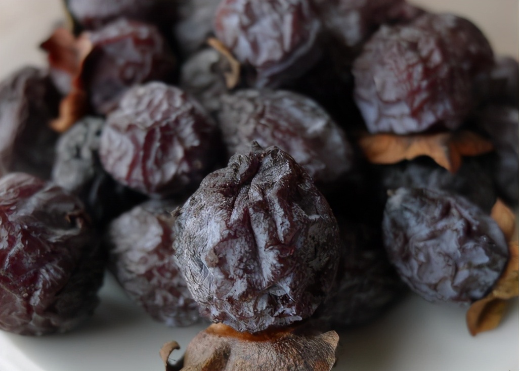 软枣在民间有着很多好听的名字,比如牛奶枣,丁香枣,还有些地方直接