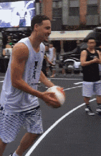 nba哪些球星来过海南（NBA球星融入中国生活：汤神跟大妈学广场舞，奥胖打麻将有模有样）