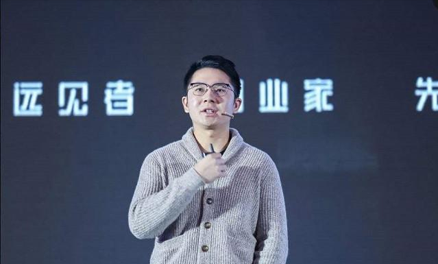 3位清华学霸，带领1400人搞研发，三年半亏146亿，烧出AI独角兽