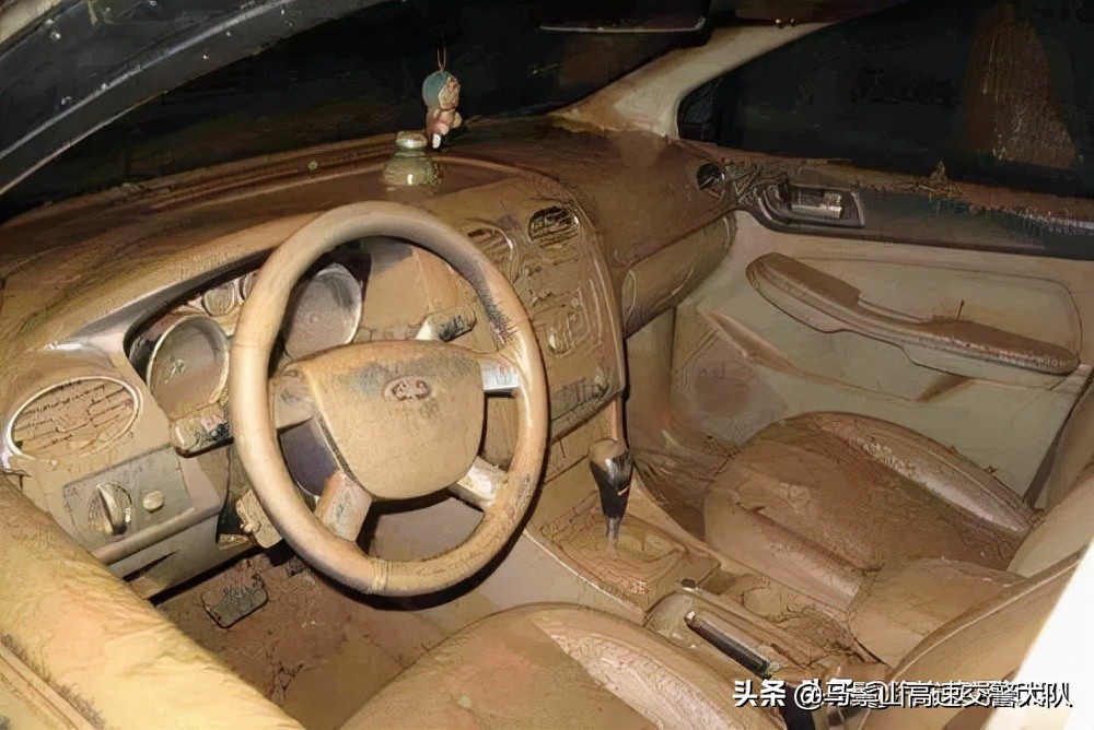 汽车泡水后会有哪些危害？原因竟然比你想得还严重……