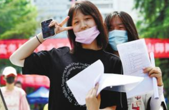 学费3万的本科和5千的大专，考生要如何选择，其中差别要知晓