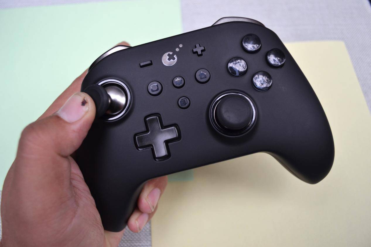 谷粒GuliKit金刚PRO手柄试玩——百变战术任你逍遥